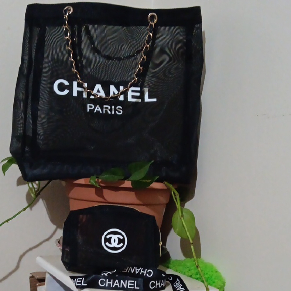 CHANNEL Blk Tote w Gold Adj Straps Includes Pouch & Ribbon NIP